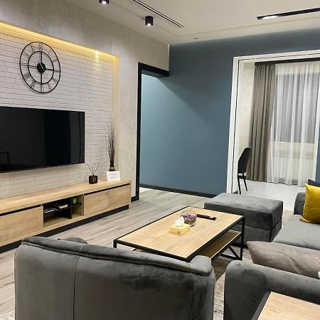 Luxury Modern Apartment In The Center Of Yerevan Exterior photo