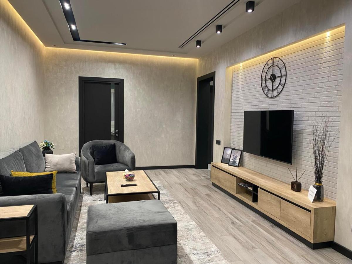 Luxury Modern Apartment In The Center Of Yerevan Exterior photo